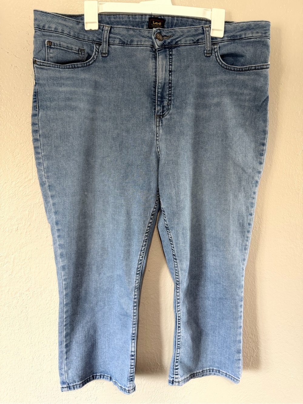 Lee Woman’s Plus Size 20W jeans Light Wash